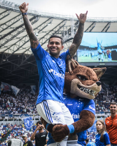 Dudu é apresentado a torcida do Cruzeiro