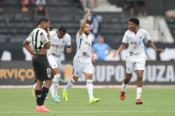 Sábado - 11 de janeiro - Botafogo 1x2 Maricá - Nilton Santos