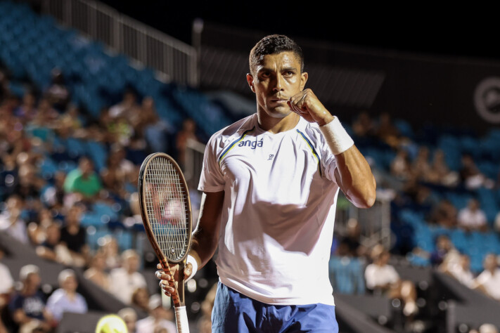 Thiago Monteiro derrotou argentino Facundo Diaz de virada