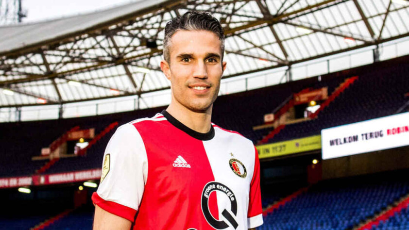 Robin Van Persie está perto de se tornar treinador do Feyenoord e se juntará a lista de ex-jogadores que treinaram seus antigos clubes