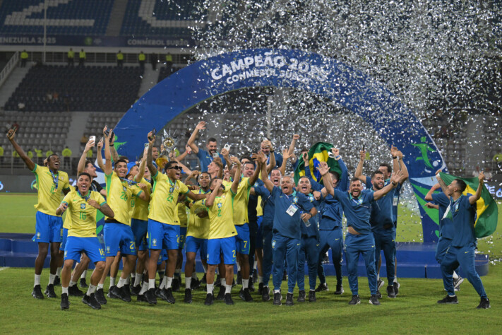 O Brasil se saiu como o grande Campeão do Sul-Americano sub-20! A seleção conseguiu passar por cima de um começo ruim e saiu com o título. Veja onde jogam os jogadores campeões do Brasil Sub-20: