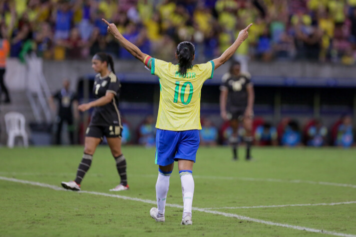 Além de recordista em Copa do Mundo, Marta também é a maior goleadora com a camisa da Seleção Brasileira com 122 gols