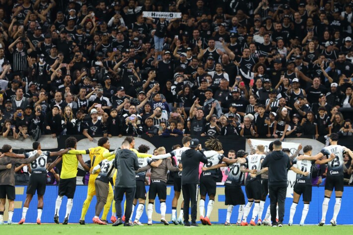 Corinthians: 43.238 pagantes