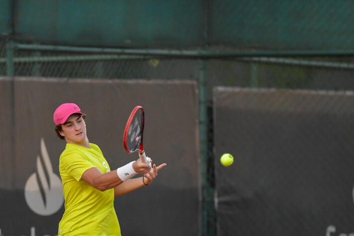 João Fonseca durante treino no Rio Open 2025