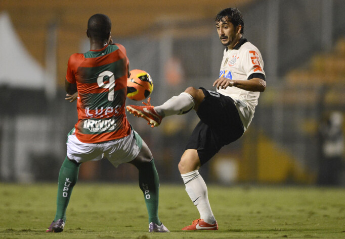 Brasileirão 2013 - Portuguesa 4 x 0 Corinthians  