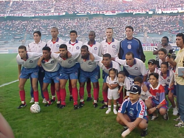 6. Interporto 0 x 8 Bahia (2000)