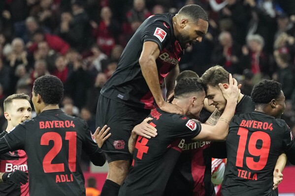 Na casa do Bayer Leverkusen foram disputados 49 jogos entre as duas equipes, com 21 vitórias do Bayern München, 11 empates e 17 triunfos do Bayer Leverkusen.