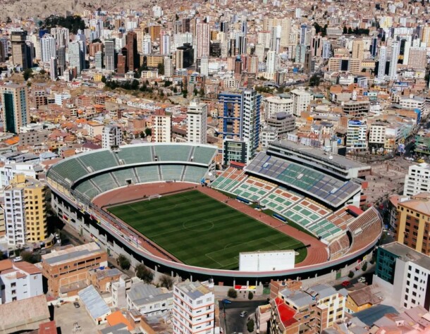 1. Estádio Hernando Siles, La Paz: 3.637 metros (The Strongest e Bolívar)