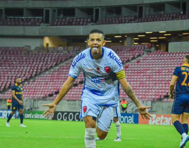 Pedro Maycon (Jaguar) - 5 jogos e 5 participações, sendo 5 gols