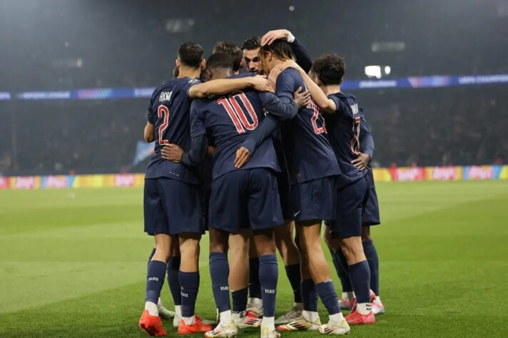 O PSG, que teve dificuldades na fase de liga, enfrentou o Brest e não tomou conhecimento dos adversários locais, vencendo ambas as partidas. 1° jogo - Brest 3 x 0 PSG / 2° jogo - PSG 7 x 0 Brest