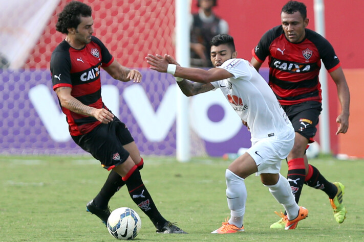 25 de maio: Vitória (🏟️)