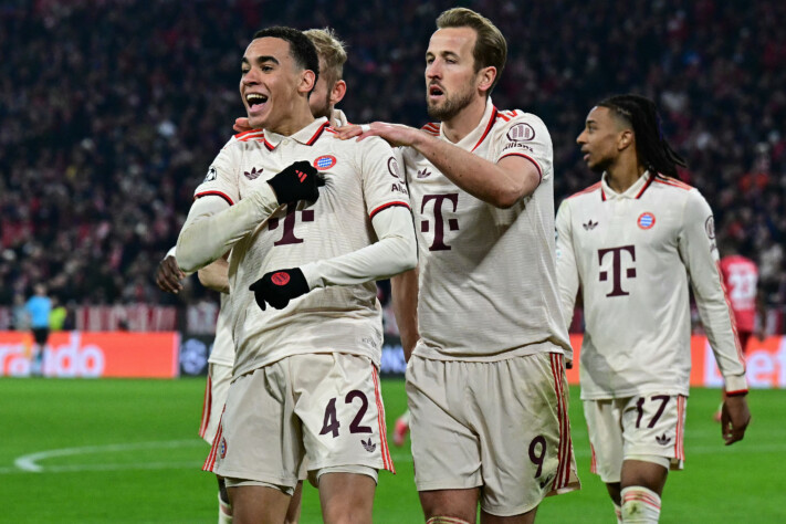 Duelo alemão e vitória do Bayern de Munique. Harry Kane fez dois gols no 3 a 0 sobre o Bayer Leverkusen.