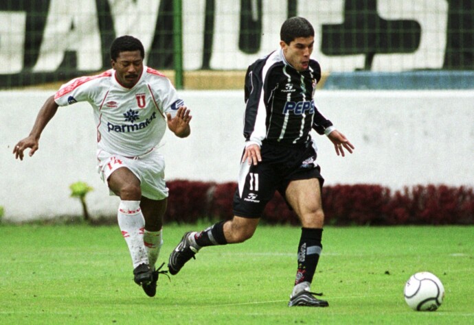 Corinthians 6 x 0 LDU - São Paulo - Fase de grupos (2000)