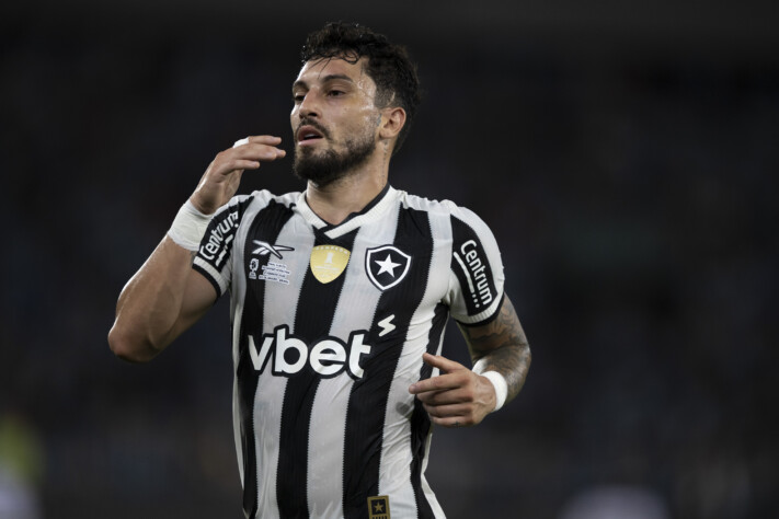 Botafogo - VBet, contrato de 3 anos no valor de R$165 milhões (R$55 mi por temporada)