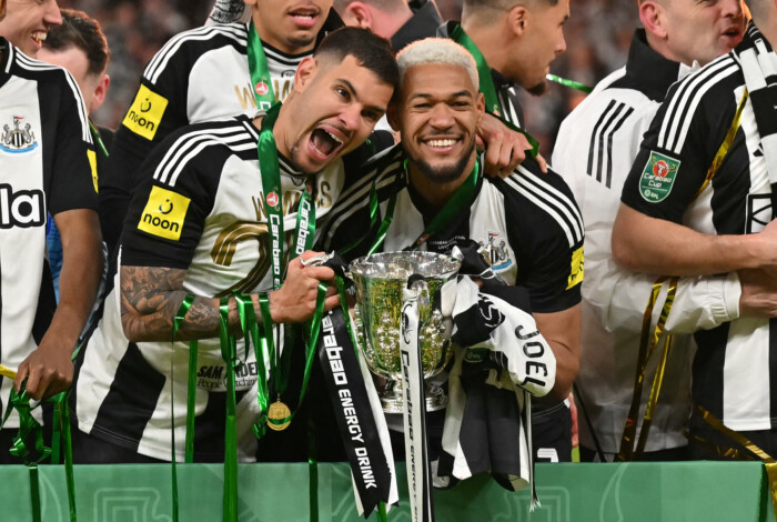 Newcastle é campeão inédito da Copa da Liga Inglesa! veja os últimos