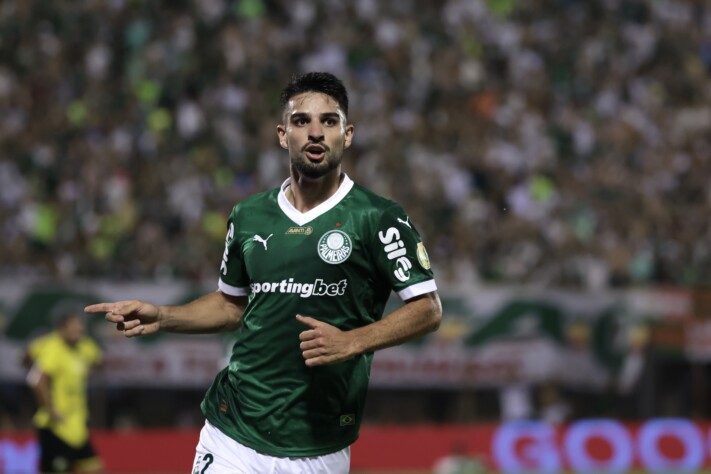 O Palmeiras venceu o São Bernardo por 3 a 0 e avançou para as semifinais do Campeonato Paulista. Estêvão foi o grande destaque com dois gols, mas Flaco López entrou para a história do Verdão com 36 gols, e se tornando o nono estrangeiros com mais gols pelo clube: