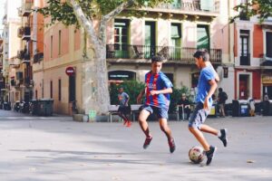 QUAL BOLA É BOA PARA JOGAR NA RUA ??? 