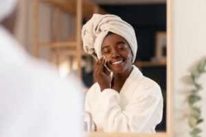 Benefícios do uso de gel de limpeza facial.